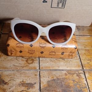 MCM MCM606S Sunglasses Beige